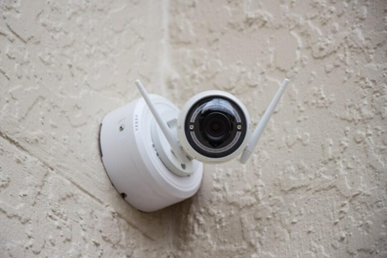 The Role of a Mini Discreet Camera in Security and Surveillance